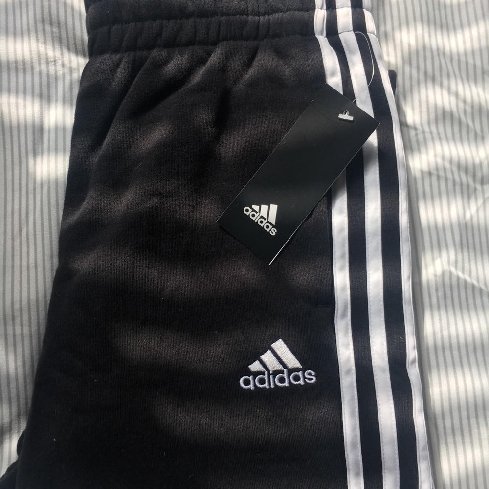 Woman’s adidas joggers *soft!*